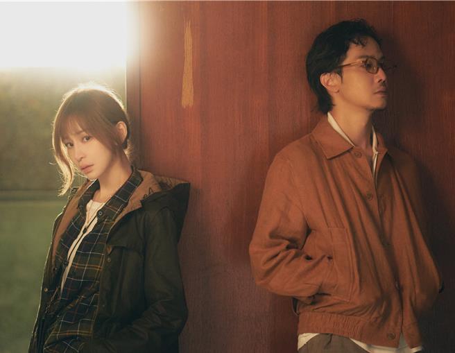 王心凌（左）邀请薛仕凌合作演出MV。（天晴娱乐提供）