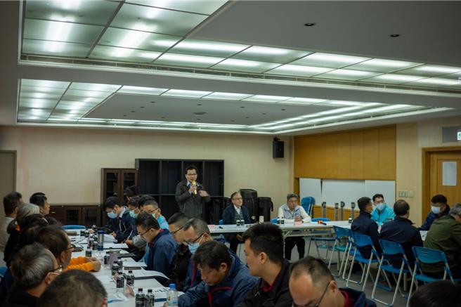 桃园市消防局24日于立弘生化科技股份有限公司办理大型工厂灾害抢救兵推演练。（翻摄照片／蔡明亘桃园传真）