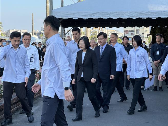 蔡英文總統24日南下向許文龍致哀。(曹婷婷攝)