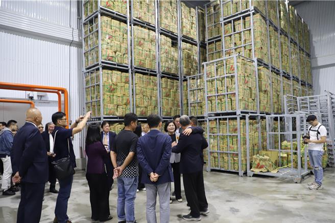 宜捷威公司在西螺镇新设置的大型蔬果理货包装场，24日启用。（周丽兰摄）