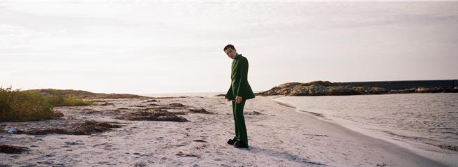 萧敬腾将推出新专辑《野生》，用心打造帅气造型。（华纳音乐提供）