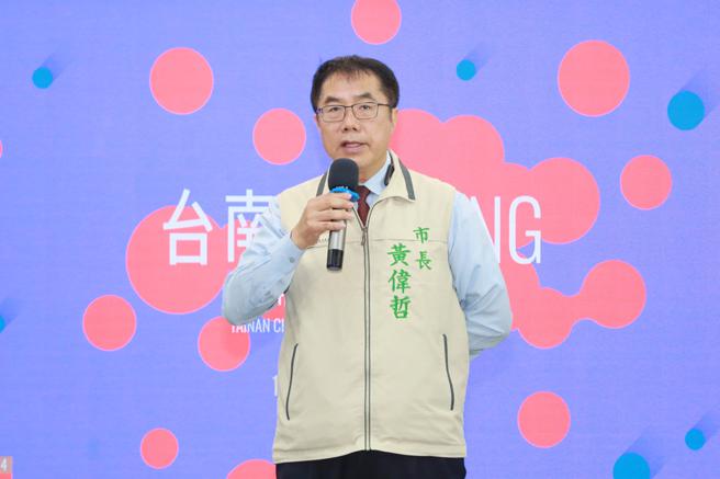 台南市长黄伟哲透露跨年晚会卡司邀请日本时尚流行教主。(图片来源：台南市政府提供)