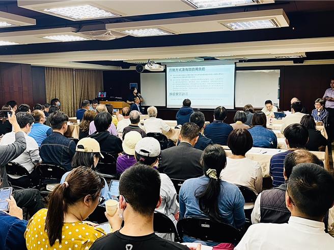 不少民眾出席特贸三北基地自办都更公听会，提出多项建议，都发局表示会将意见依法评估办理。（都发局提供／任义宇高雄传真）