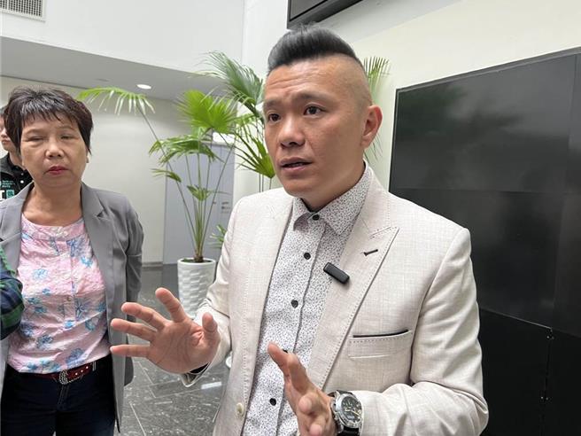 2024总统大选蓝白整合破局，台湾民眾党台中市党部主委江和树24日表示，蓝白合双方都努力过，不过DNA终究不同、互相排斥，但蓝、白最大的目标还是要下架民进党，地方会持续合作，呼吁支持者结合所有力量。（本报资料照）