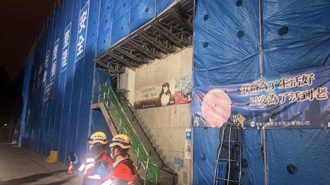 工人夜间施工在地下室昏迷，3人救出其中1人无呼吸脉搏。（消防局提供）