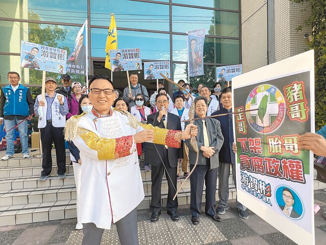 新党战将游智彬投入桃园三选区立委选举，泛蓝分裂为选情增添变数。（蔡依珍摄）