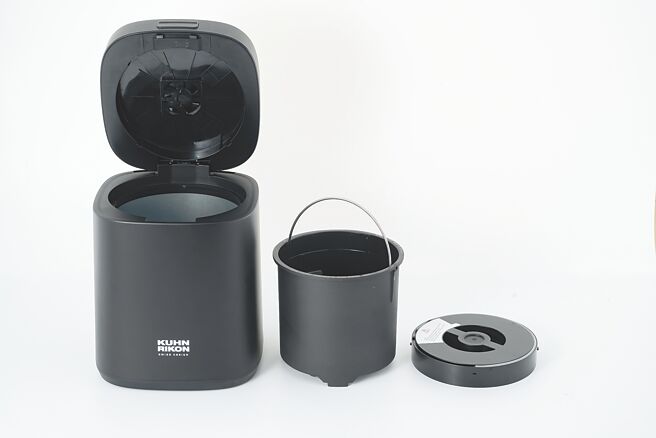 全联携手瑞康屋推出厨余处理机，10枚印花贴纸＋5299元可兑换。（全联提供）