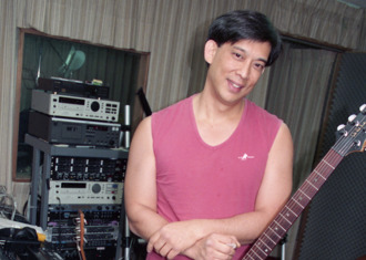 台湾男歌手心臟剩下20％功能 「抢救身亡」享寿69岁