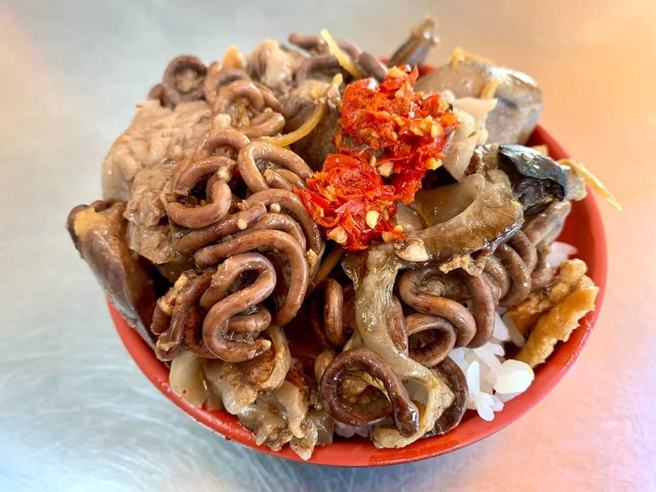 网友贴出「虱目鱼肠」的照片，直呼早餐吃完就可以升天。（翻摄爆废1公社）