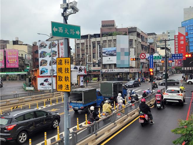 新竹市12月1日将新增4处「易肇事」高风险路口科技执法。图为西大路与林森路路口。（新竹市政府提供／陈育贤新竹传真）