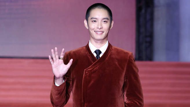 杨千霈搭配曹佑寧主持金马红毯。（图／陈俊吉摄）