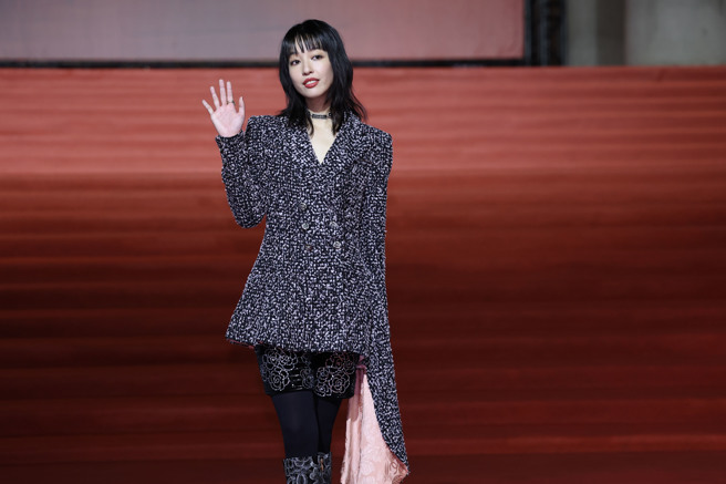 王渝萱在金马60红毯一身劲装。（图／陈俊吉）