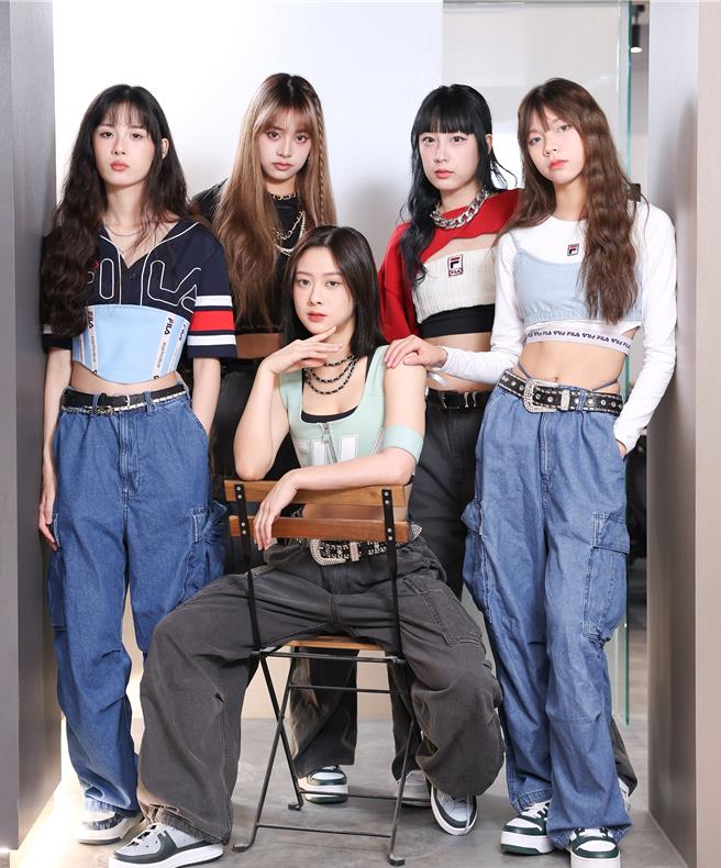 「幻蓝小熊」（GENBLUE）是选秀节目《未来少女》冠军女团。（陈俊吉摄）