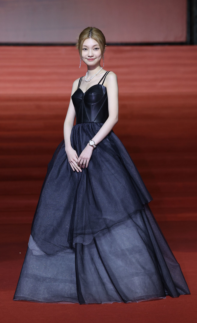 谢咏欣造型仙气中又带点帅气。(图/陈俊吉摄)