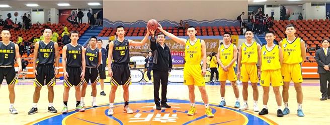 「WILL POWER永庆杯篮球邀请赛」今（25）日在新北市板桥体育馆开幕，高中组比赛共邀请到18所学校参赛。（新北市教育局提供）