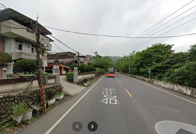 车祸发生地点刚好在派出所外。（翻摄google地图）