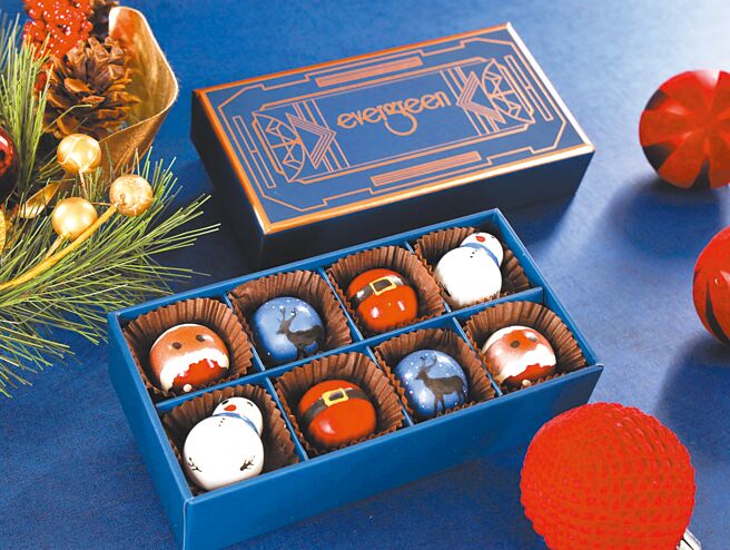 台中長榮桂冠酒店的耶誕限定巧克力bonbon禮盒。（台中長榮桂冠酒店提供）