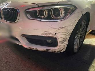 BMW停金錢豹前遇盤查 醉酒副駕突開車逃逸衝撞路邊6機車