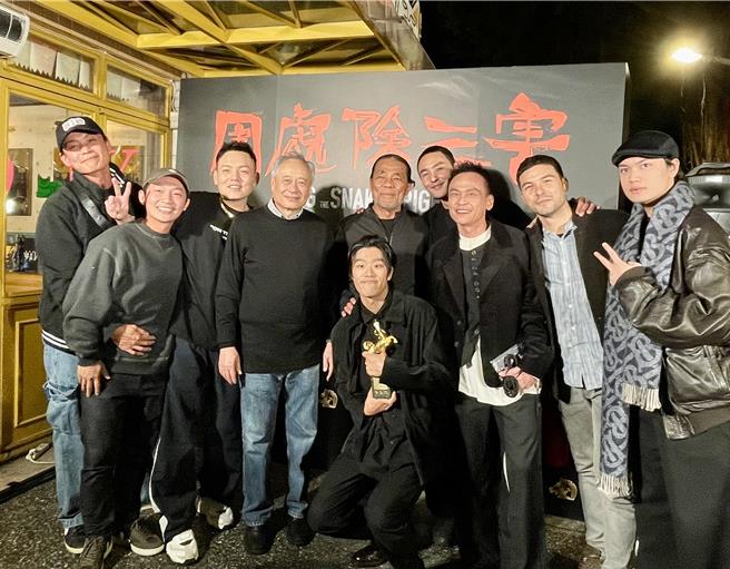 李安造访《周处除三害》剧组金马奖庆功宴。（林淑娟摄）