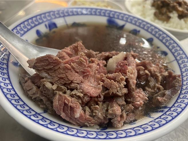 台南牛肉汤是不少游客来台南必嚐的美食。（台南市政府提供／曹婷婷台南传真）