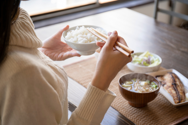 醫師李晨瑜分享，在食用1份看似健康養生的素食餐點後，血糖竟飆到180，讓她大感意外。（示意圖／Shutterstock ）