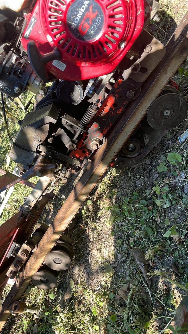 3名越南籍男子，在搭单轨车时整车翻落边坡，其中2人受伤，1人颅内出血，仍在加护病房治疗。（读者提供／张妍溱台中传真）