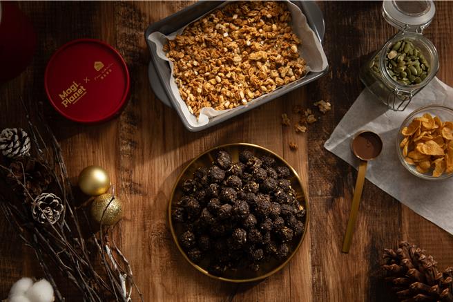 星球工坊x荞拉燕麦共同打造的「燕麦脆片红玉巧克力」，269元。（星球工坊提供／朱世凯台北传真）