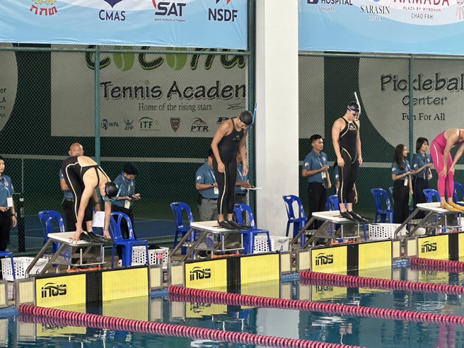 第四道何品莉选手、第六道黄渼茜选手准备出发。(戴志扬翻摄)