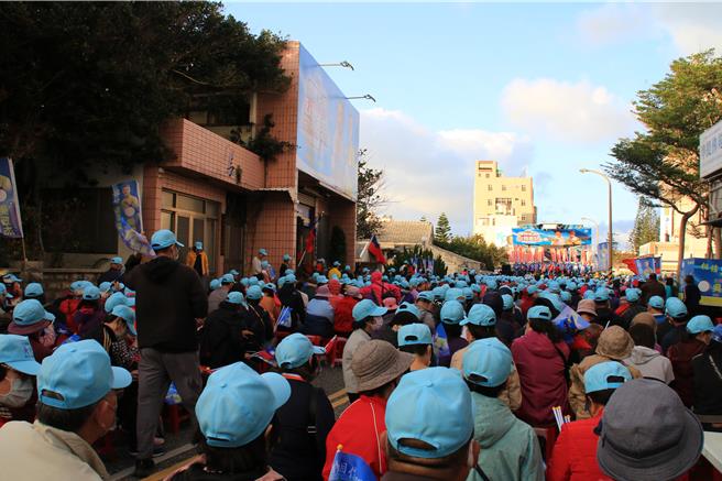 国民党澎湖地区总统和立委候选人联合竞选总部26日成立并造势，逾千支持者到场。（许逸民摄）