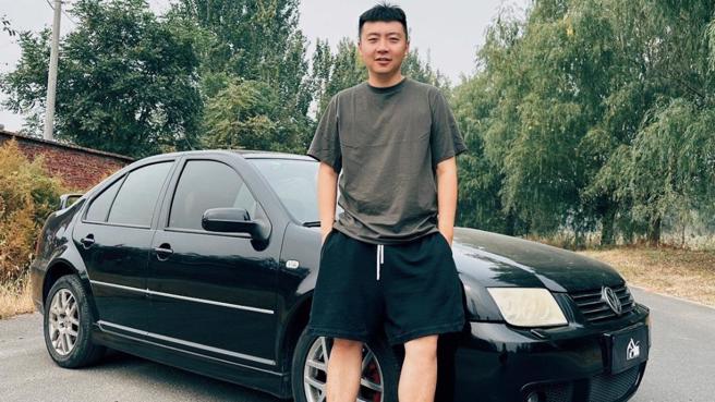大陆汽车网红「马哥」惊传自撞身亡。（图／翻摄自@pony龙　微博）