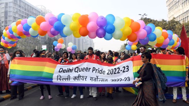 在印度新德里舉行的LGBT大遊行。(圖/路透)