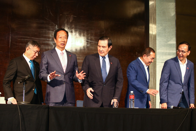 国民党侯友宜、朱立伦、马英九，23日与民眾党柯文哲等人在台北君悦饭店公开会晤，最后不欢而散。（资料照，邓博仁摄）