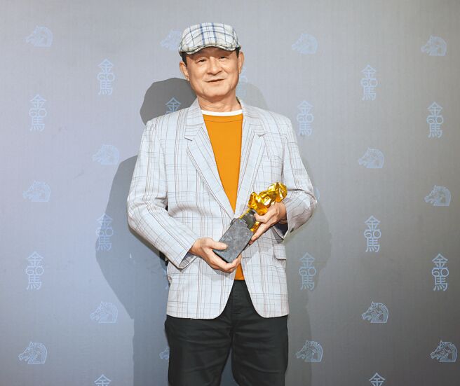 陈慕义25日夺金马奖最佳男配角，感谢所有剧组工作人员。◎摄影中心：陈俊吉、罗永铭、粘耿豪、杜宜谙