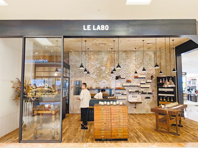 新竹SOGO桃竹苗独家纽约香氛品牌「LE LABO」，开幕以来人潮不断。（SOGO提供）