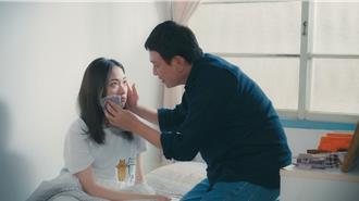 看「阿叔」照顾她的身影哭了！女星曝「生病不敢说」母女多年误会