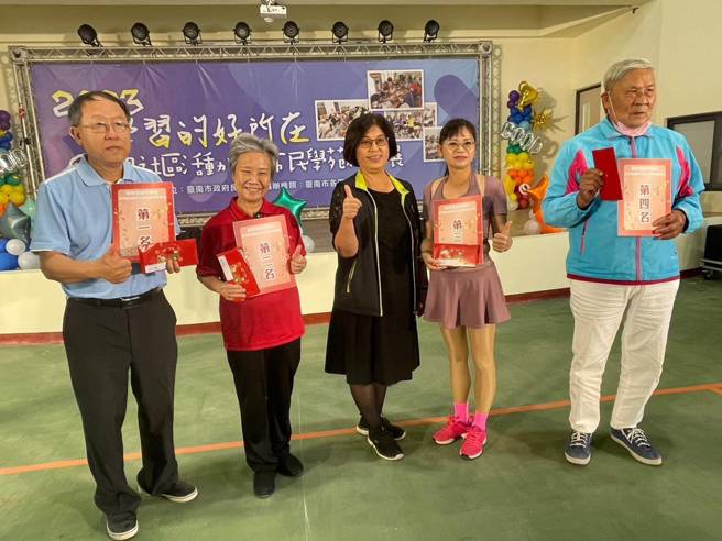 新营区新民国小文教活动中心办理成果展(图/臺南市政府民政局提供)