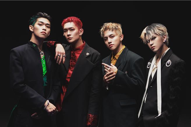 U：NUS首张创作专辑《途迷》今开始预购，29日将推出先行曲〈100％〉。（滚石唱片提供）