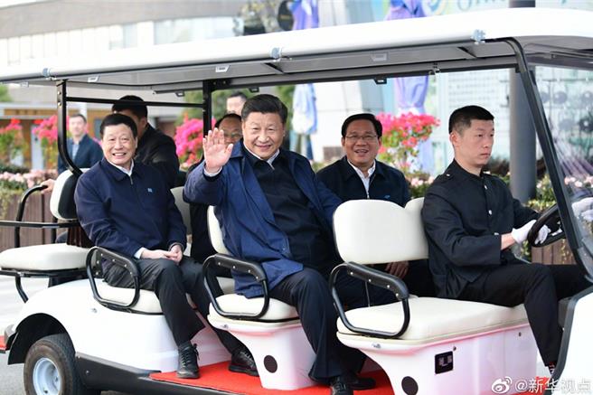 图为中国国家主席习近平于2019年11月在上海考察。（图／取自新华社「新华视点」微博）