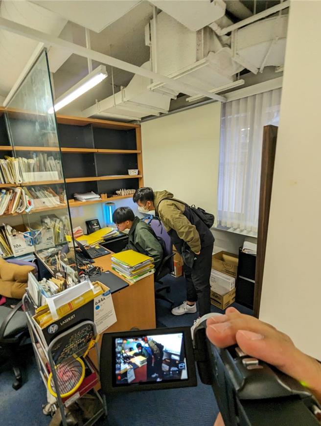 刑事局搜索莱斯在台的工作处与住所。（警方提供）