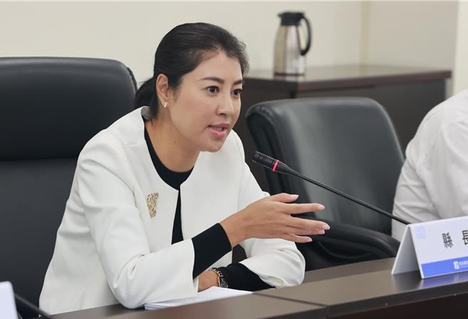 南投县爆发民眾自行烹调河豚宴请邻友导致1死8伤意外，县长许淑华要求卫生局加强厨师与民眾的食安教育，避免意外再发生危及民眾生命。曾雪蒨摄