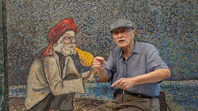 「终身成就奖」得主陈景容教授现年90岁，于1960年赴日留学返臺后，将湿壁画、铜版画、马赛克、彩瓷画、绘画修復以及先进的美术观念和技法等引进臺湾。(照片/教育部提供)