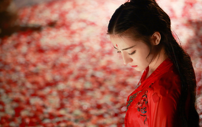 劉備對於喜歡舞刀弄槍，擁有一身好武藝的孫尚香既愛又怕。（示意圖／達志影像）