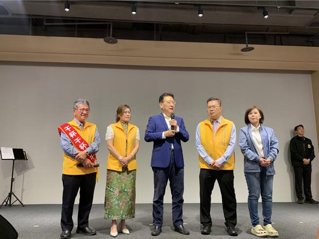 国民党副总统参选人赵少康今出席台北市高中职家长会长协会岁末联谊受访。（张薷摄）