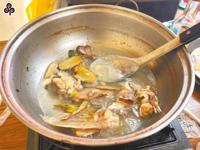 基隆市卫生局表示，25日在南投县发生的河豚中毒案，经调查，死者洪男向基隆钓友索取渔获，并表示他过去十余年常自行处理河豚食用，钓友才用冷冻包裹将河豚寄给他。（翻摄照片／张志康基隆传真）