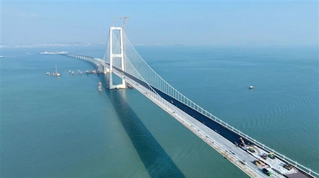 深中通道计画明年初完成深中通道全线钢桥面铺装，预订2024年建成通车，通车后中山到深圳可跨江直达。（图／快科技）