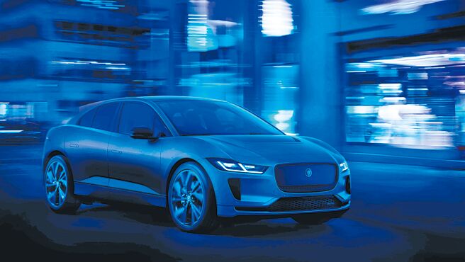 JLR Taiwan宣布导入24年式小改New Jaguar I-PACE，车款涵盖EV400 R-Dynamic S跑魂版与I-PACE EV400 R-Dynamic S黑魂进阶版，售价各为298万及332万元。图／业者提供