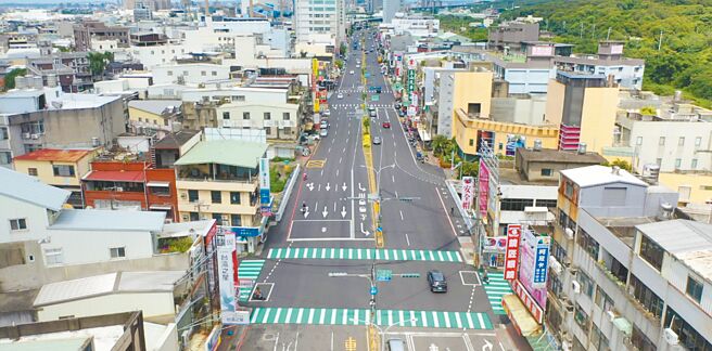 新竹市政府推动香山区道路建设，近日顺利完成「香山区中华路4段至6段道路环境改善工程」决标与发包，工程预计于2024年2月动工。图为中华路5段与大庄路口路段。（新竹市政府提供／陈育贤新竹传真）