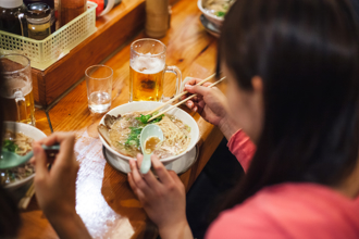 到日本吃拉麵1習慣店家氣炸 律師警告：恐負賠償責任