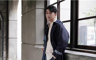 8点檔男星拍武打戏遭棍子砸伤 血流不止眼窝全黑青