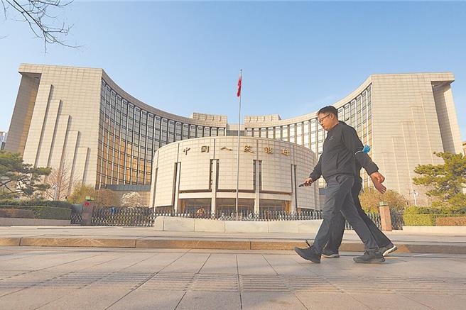 中國人民銀行在短期金融市場上增加了資金供應量，旨在應對增發人民幣1兆元國債帶來的利率上升壓力。（中新社資料照片）